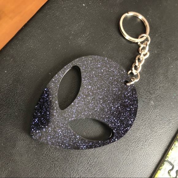 Alien Keychain - Picture 3 of 3